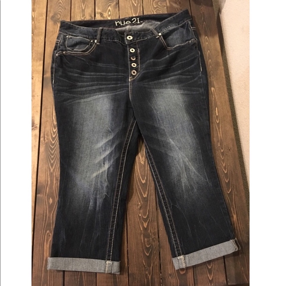 Rue 21 Plus Capris